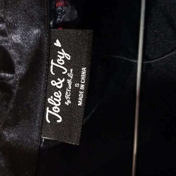 Jolie &Joy Black Satin Look Button Front Tunic Blouse NWT Sz. S - Picture 7 of 9